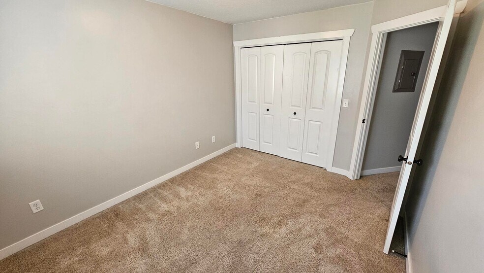 Building Photo - 1606 N 450 E