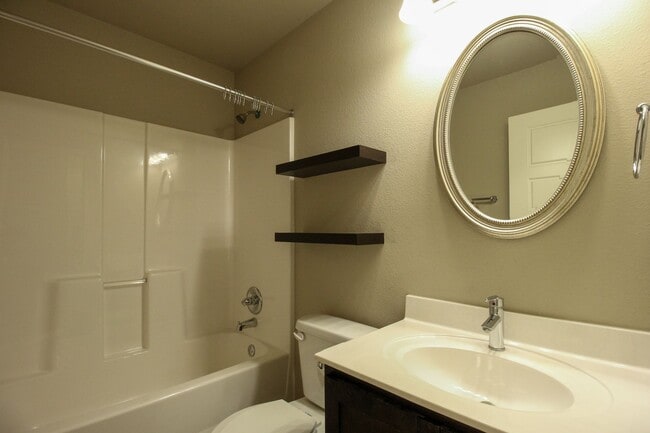 Building Photo - Custom Built 4 Bedroom In Southern Reserve...