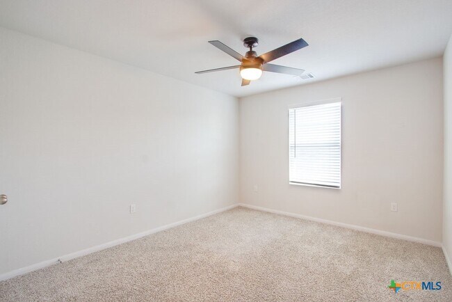 Building Photo - 324 Kenai Dr
