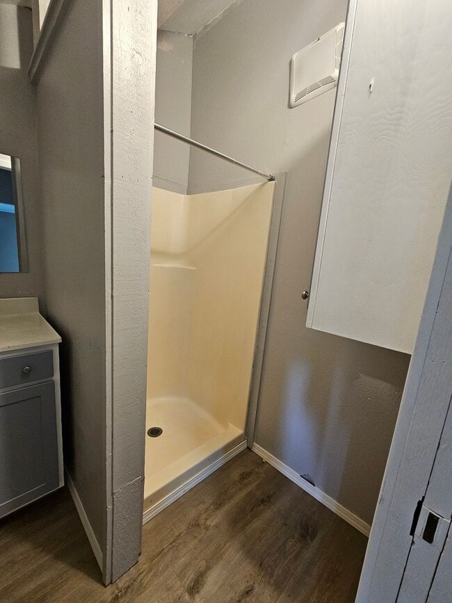 Building Photo - 2502001