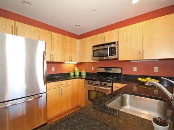 Building Photo - 68 Central Ave