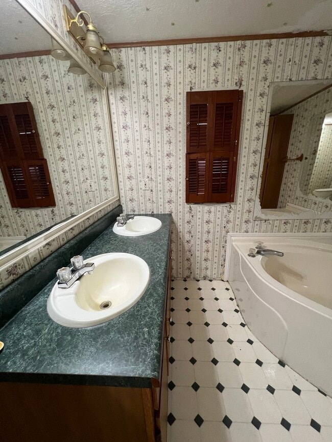 Building Photo - 34 Goldfinch Ln