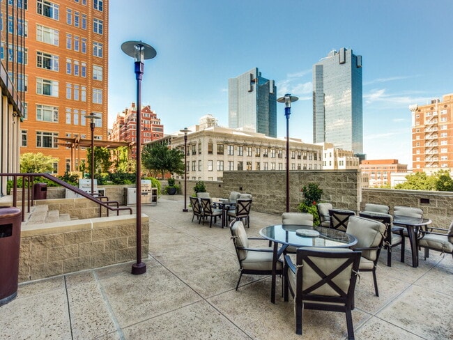 Building Photo - 1-Bedroom luxury Condo at The Tower in Downtown Fort Worth!