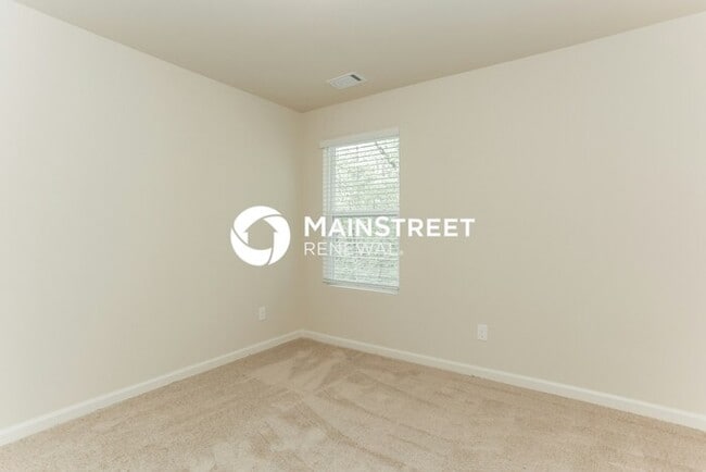Building Photo - 4 Bedroom Pet-Friendly Home in Covington, GA with Main Street Renewal