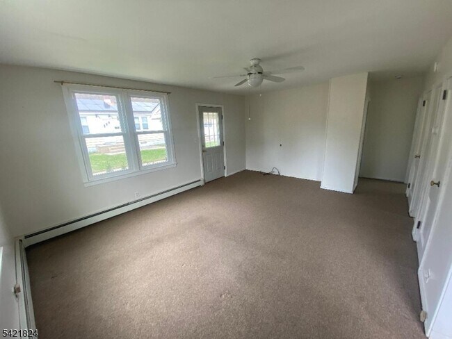 Building Photo - 15 Claverack Rd