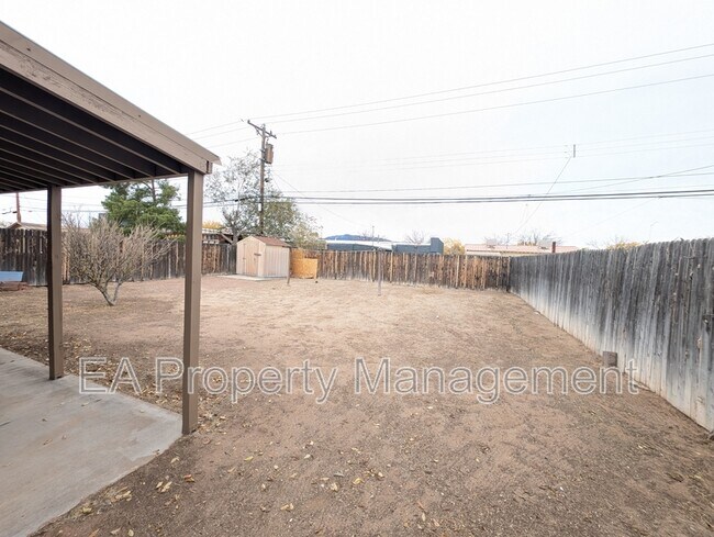 Building Photo - 1202 Truman St SE