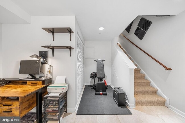 Building Photo - 1333 N Howard St