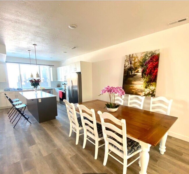 Building Photo - 5512 Victory Lap Ct