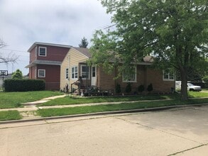 Building Photo - Charming 3-Bedroom Home Near Kenosha Dream Park