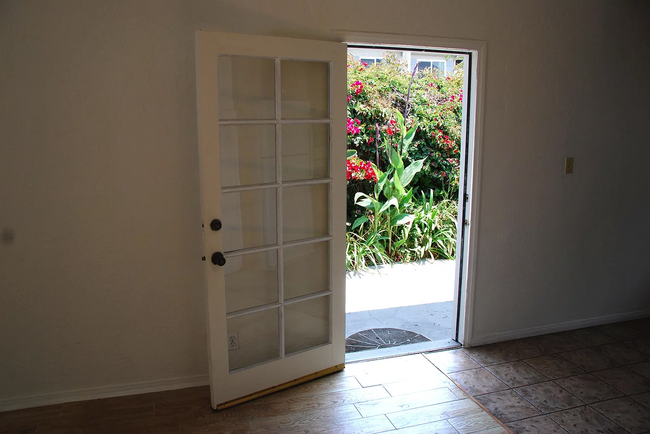 Unit A - Side Door to Private Yard - 1025 El Embarcadero Rd