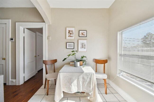 Building Photo - 2445 2nd Ave N