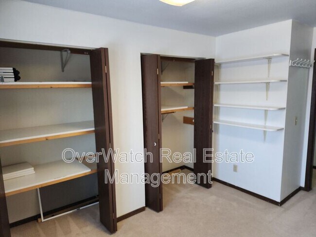 Building Photo - 1545 Northview Dr
