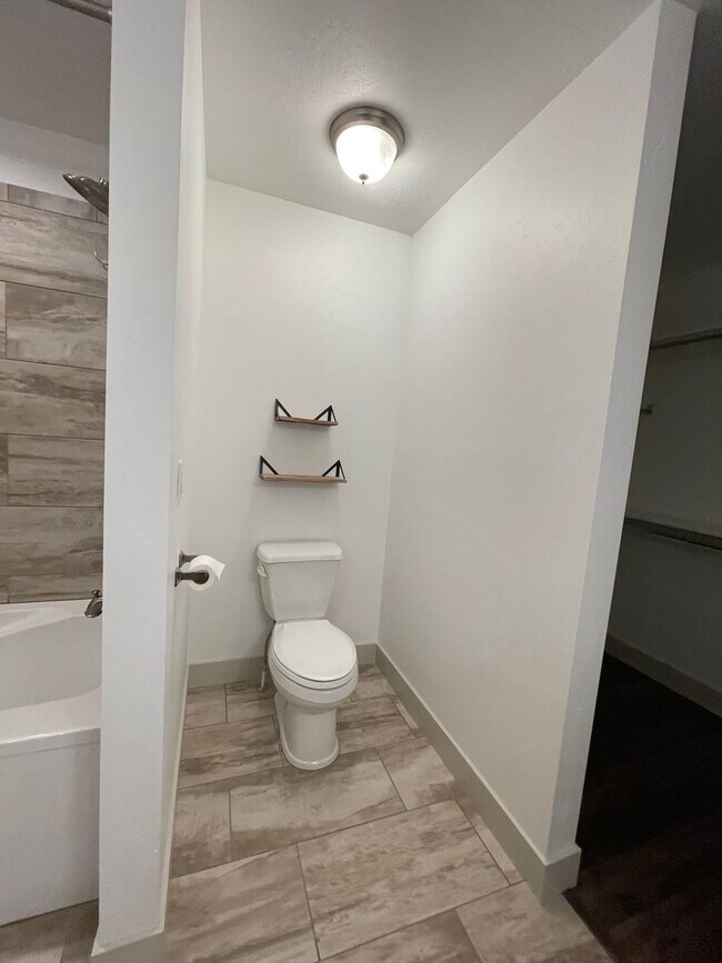 Building Photo - Beautiful 3 Bedroom In North Salt Lake