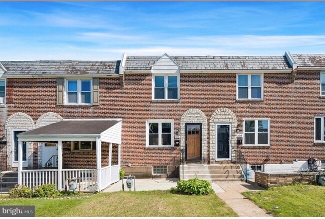 Building Photo - 306 Pine St