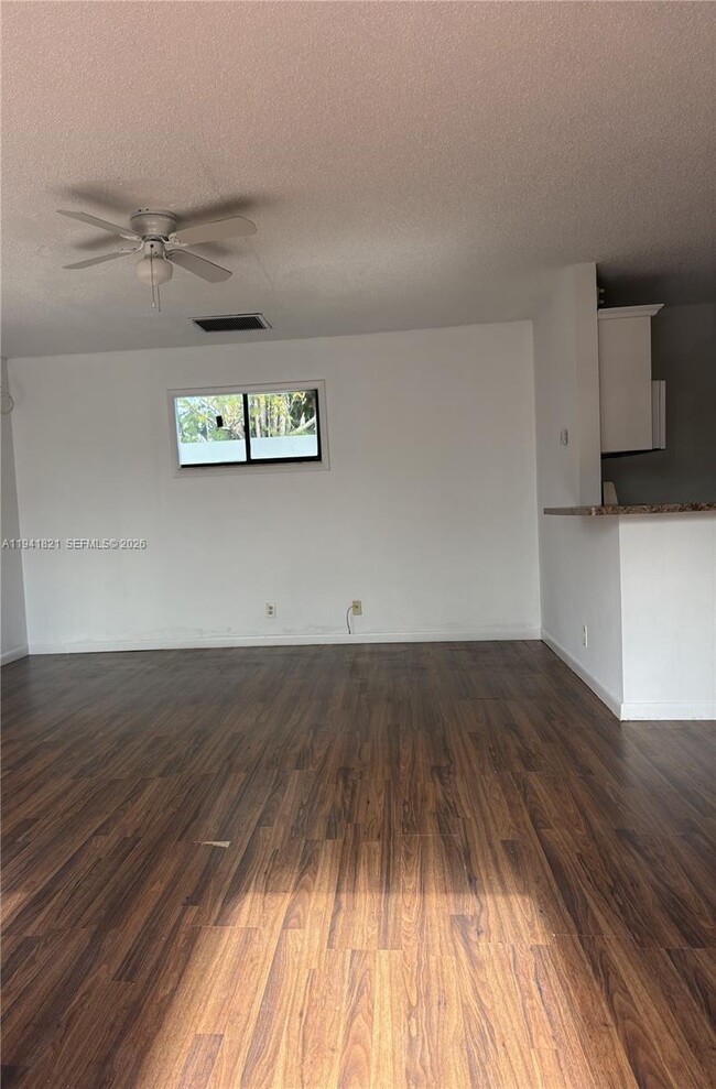 Building Photo - 17 Crossings Cir