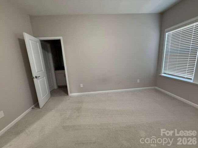 Building Photo - 128 Reids Cv Dr