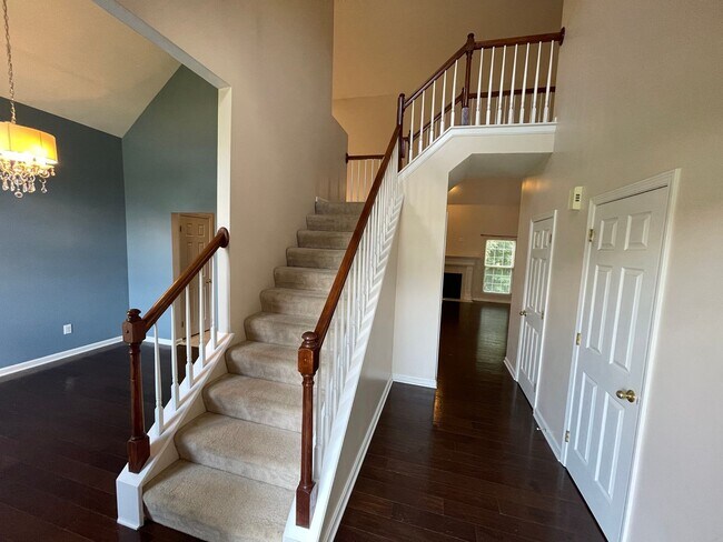 Building Photo - Amazing Home East Jefferson Co For Lease