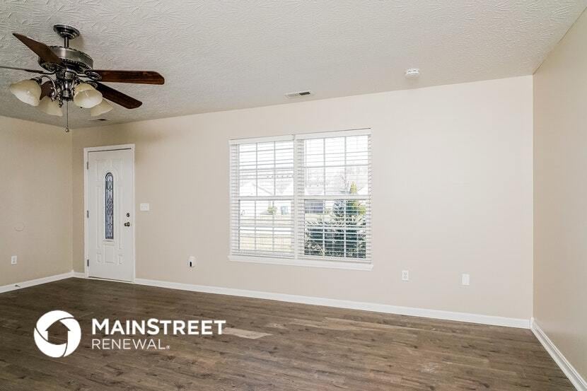 Building Photo - 375 Clover Cove Dr