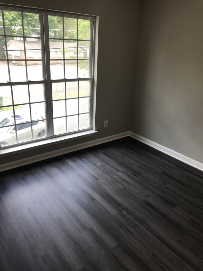 Building Photo - 1085 Garibaldi St SW