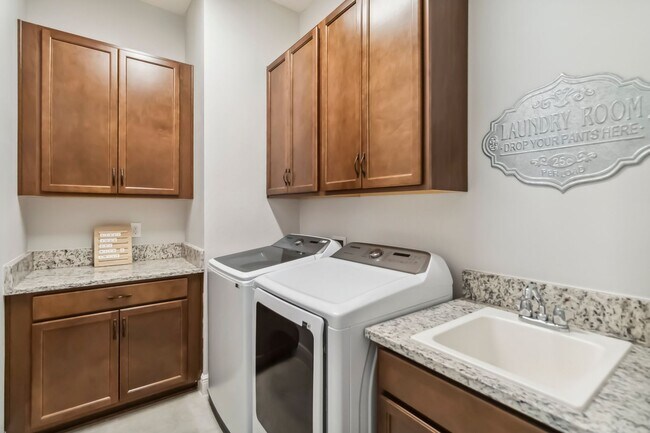 Building Photo - For Rent: Immaculate 3 Bed, 3 Bath + Flex Room Home in 55+ Del Webb Twin Lakes!