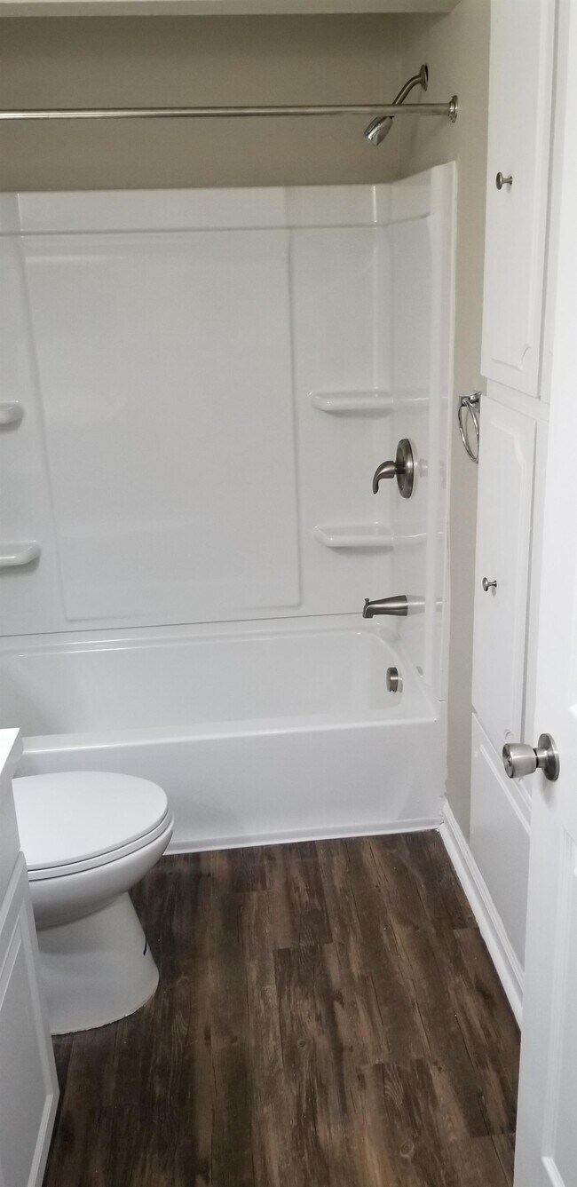 Building Photo - 23700 W Warren Ave