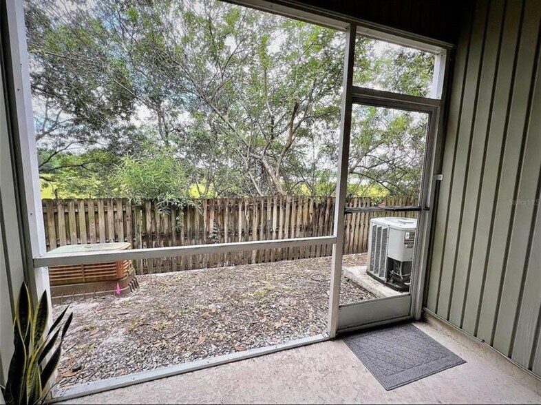 Building Photo - 10946 Black Swan Ct