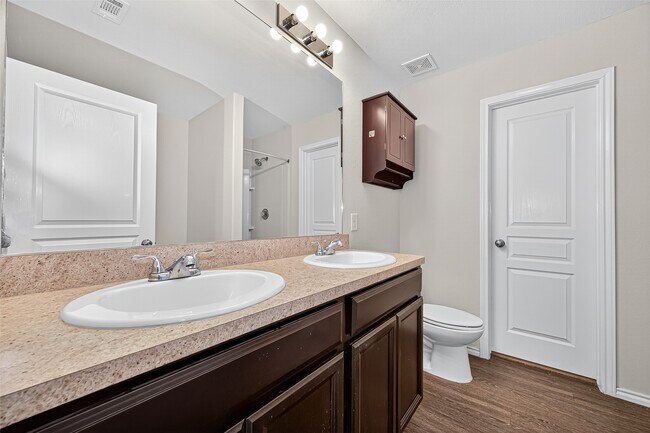 Building Photo - 5027 Brewcastle Ln