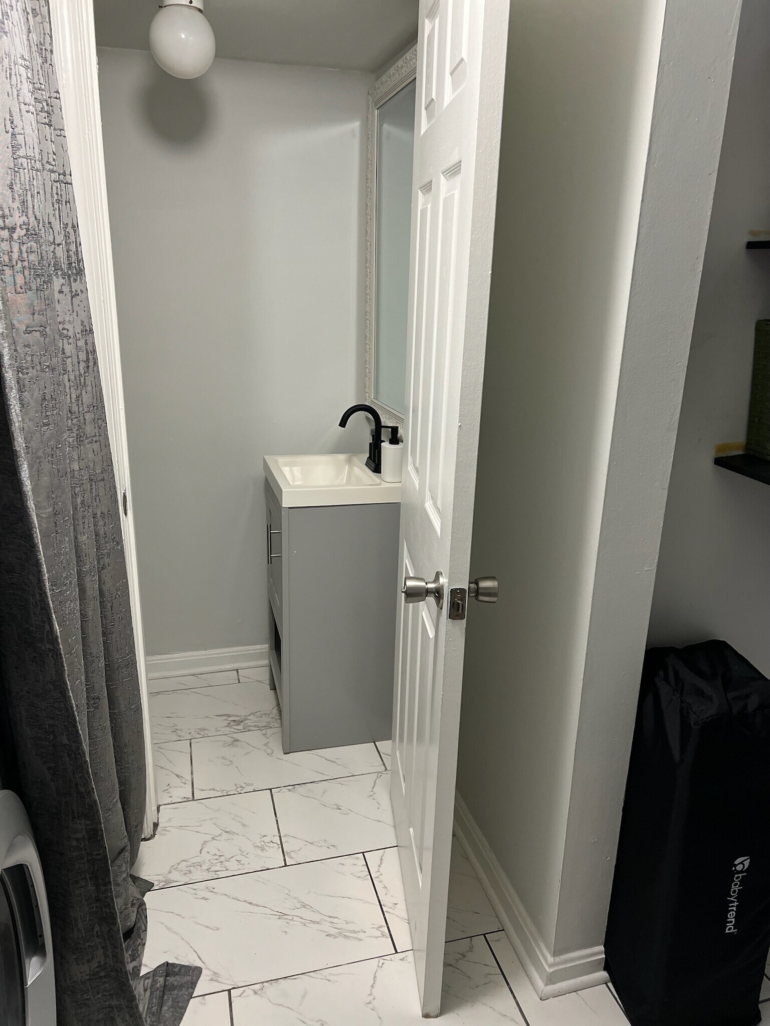 Building Photo - 633 14th St NE