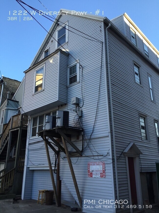 Building Photo - 1222 W Diversey Pkwy