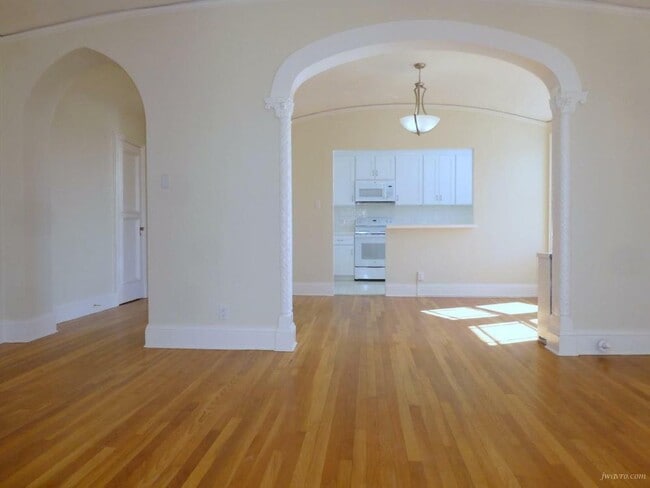 Building Photo - 2201 Pacific Ave