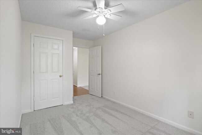 Building Photo - 12018 Golf Ridge Ct