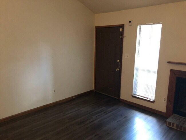 Building Photo - 1/1 With A loft! Perfect One Bedroom at A Great Price!