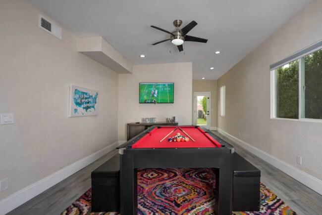 Building Photo - Beautiful Bungalow Home with Heated Pool on Golf Course