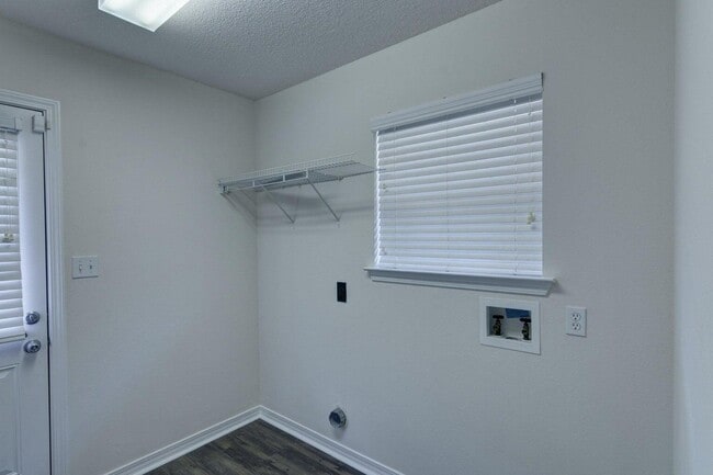 Building Photo - 2664 Shoni Dr