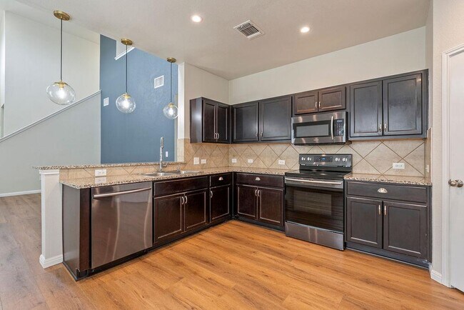 Building Photo - 3304 Ortman Dr