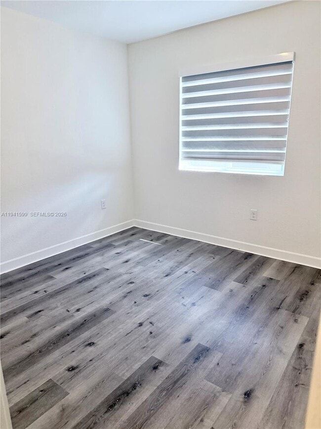 Building Photo - 2418 SE 10th St