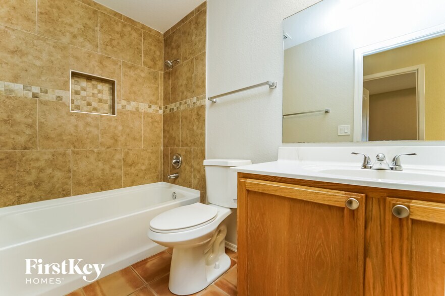 Building Photo - 2530 W Cezanne Cir