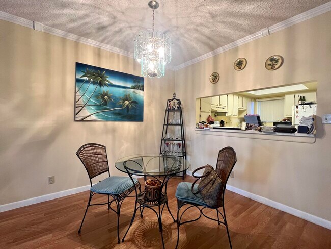 Building Photo - 3154 Via Poinciana