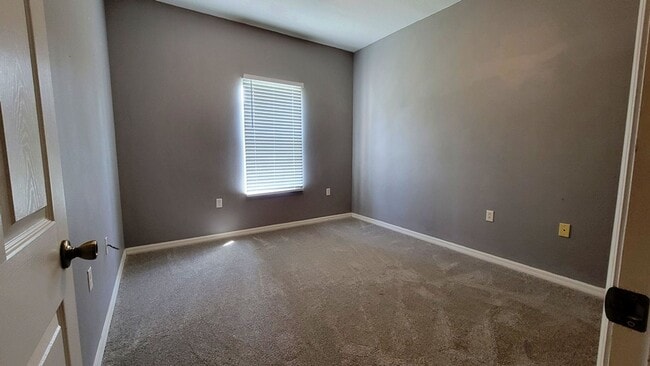 Building Photo - Large Citrus Springs 4/2/2