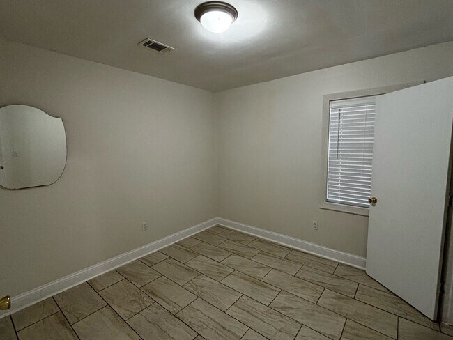 Building Photo - 130 Ralph Quarterman Dr