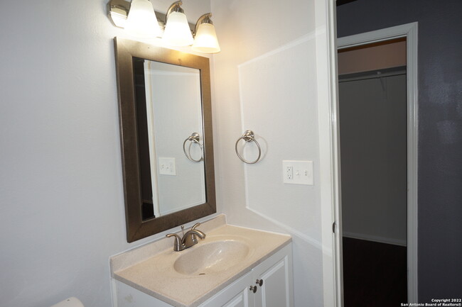 Building Photo - 6611 Woodford-