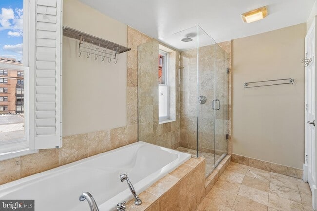 Building Photo - 1343 Q St NW