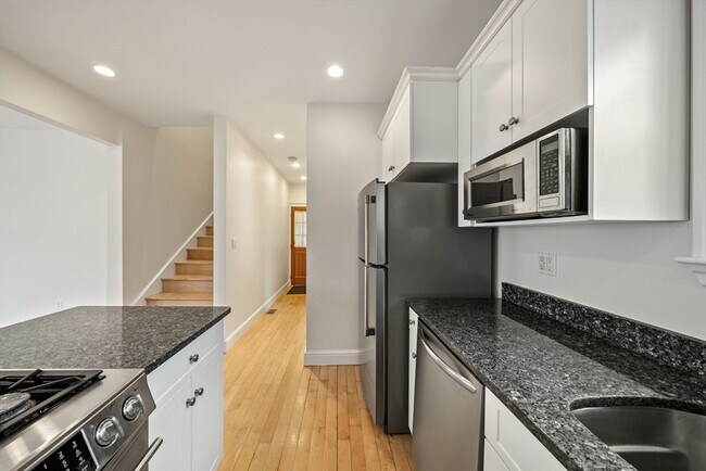 Building Photo - 2536 Massachusetts Ave