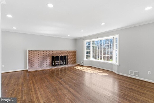 Building Photo - 9116 Hamilton Dr