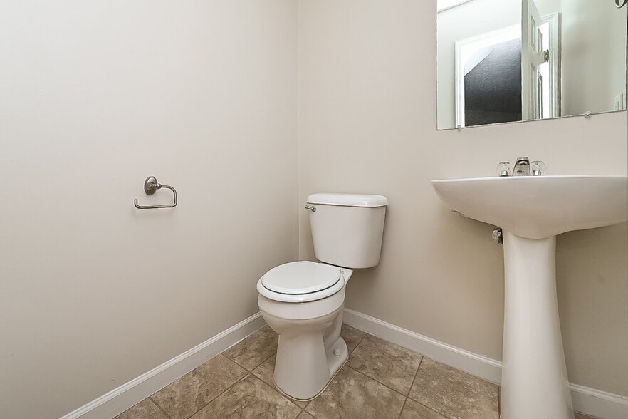 Building Photo - 3411 Almar Knot Dr