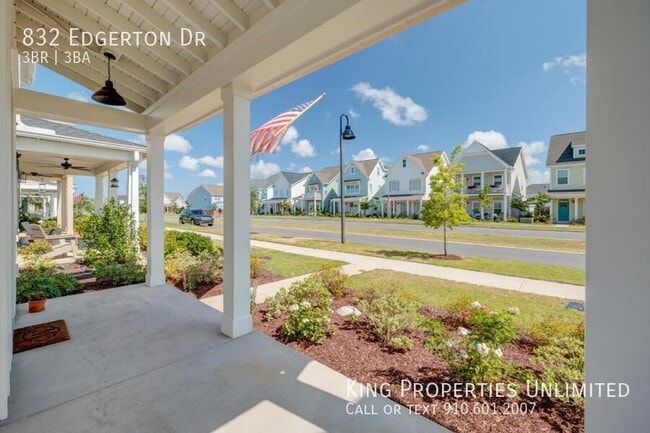 Building Photo - 832 Edgerton Dr