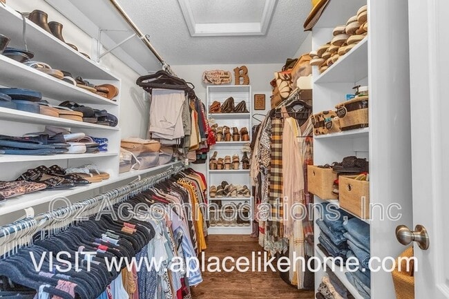 Building Photo - 13961 W 144th Ct