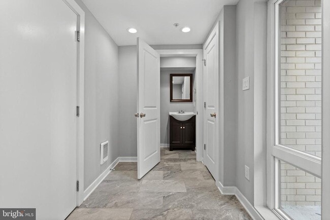 Building Photo - 815 Perkiomen St