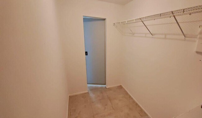 Building Photo - 5725 Fernley Dr E