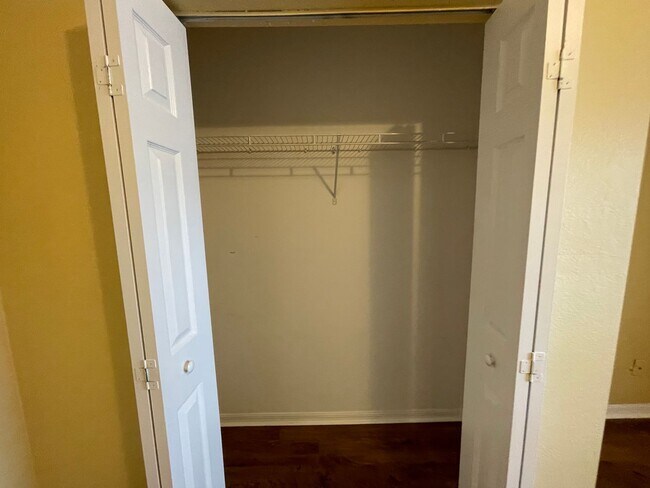 Building Photo - ANNUAL RENTAL - VANDERBILT PLACE AT CAMDEN COVE-3 BED/2 BATH